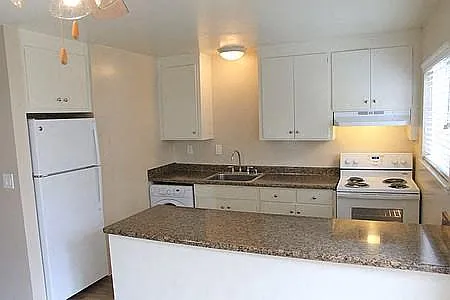 Deodar Townhomes — Photo 18