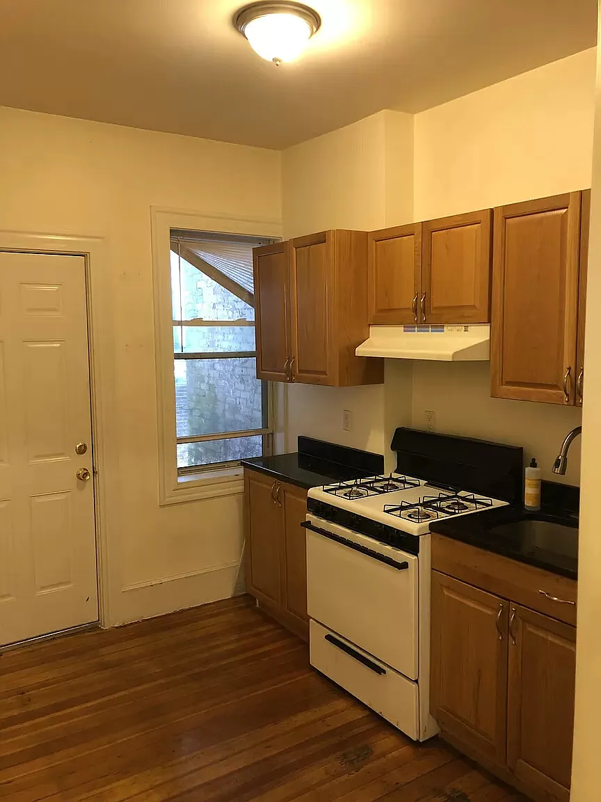 3 bed, 1.0 bath, $4,150 — Photo 1