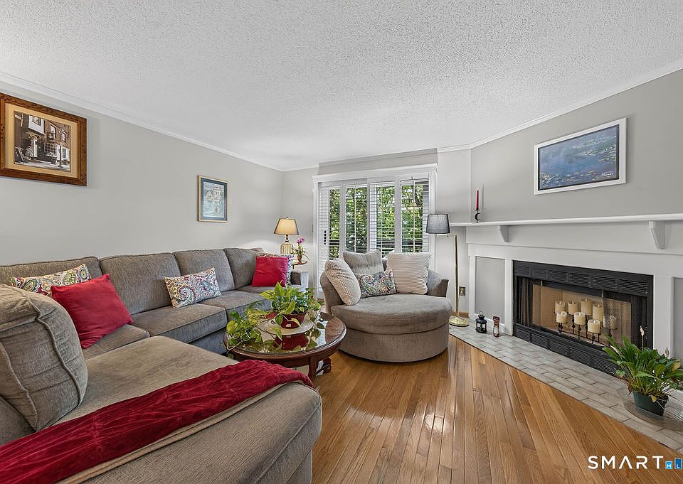 1st image of 40 Foxon Hill Road #L47