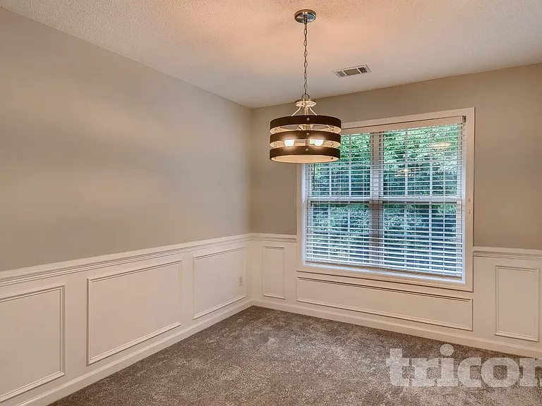1309 Vine Cir — Photo 9