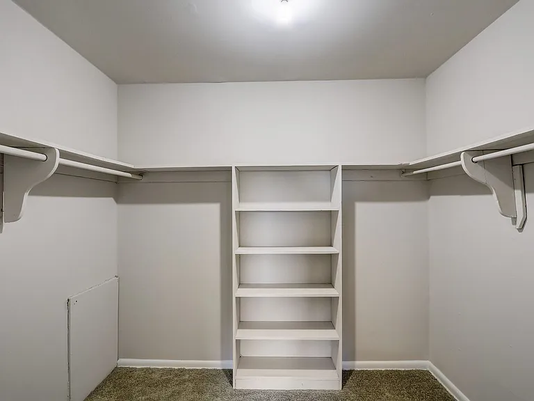 Hillsdale Manor Apartments — Photo 10