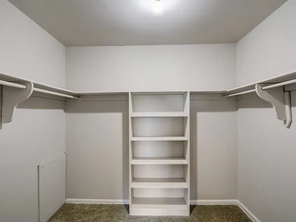 Hillsdale Manor Apartments