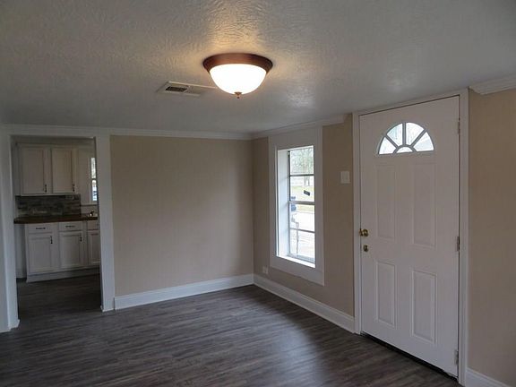 5th image of 804 Lee St