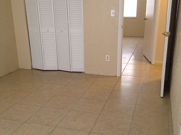 4th image of 804 Lora St