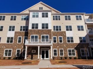 236 Lorhan Dr, Piscataway, NJ 08854