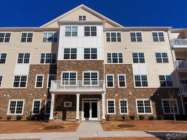 236 Lorhan Dr, Piscataway, NJ 08854