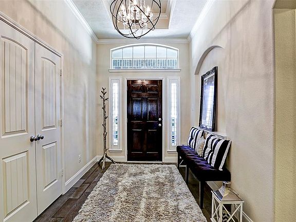 2nd image of 2513 River Oak Ct
