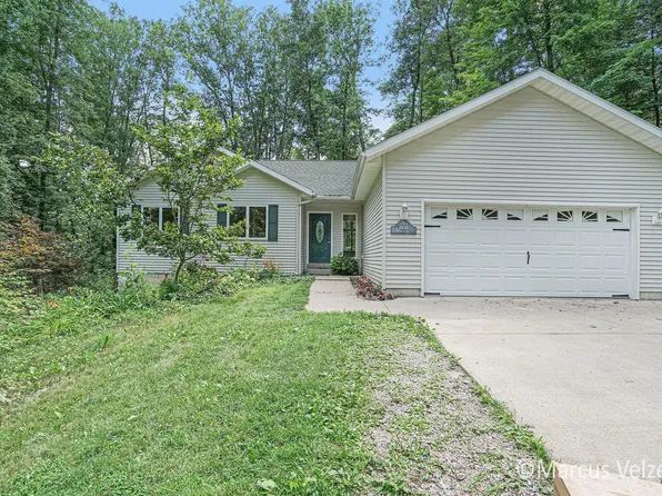 606 Terry Ln, Hastings, MI 49058