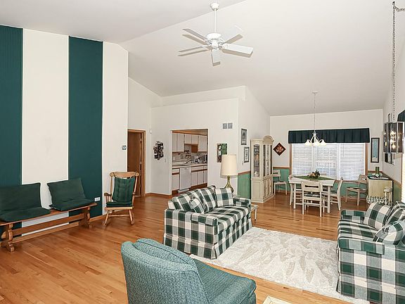 2nd image of 11451 S Foxwoods Dr