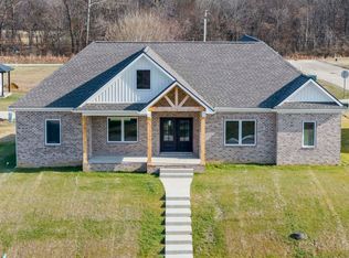 6100 Ashford Dr, Newburgh, IN 47630