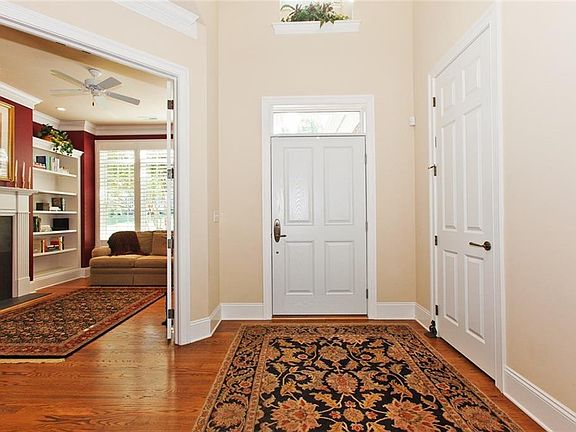 3rd image of 108 N Turnberry