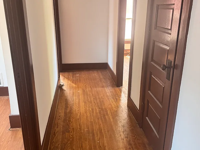 704 Raspberry St — Photo 9