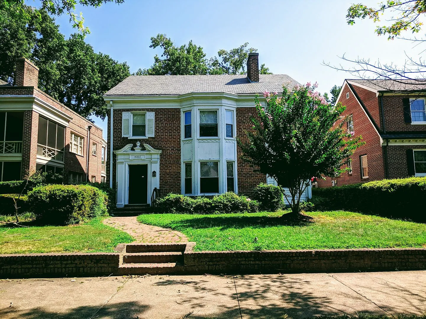 4506 Monument Avenue — Photo 1