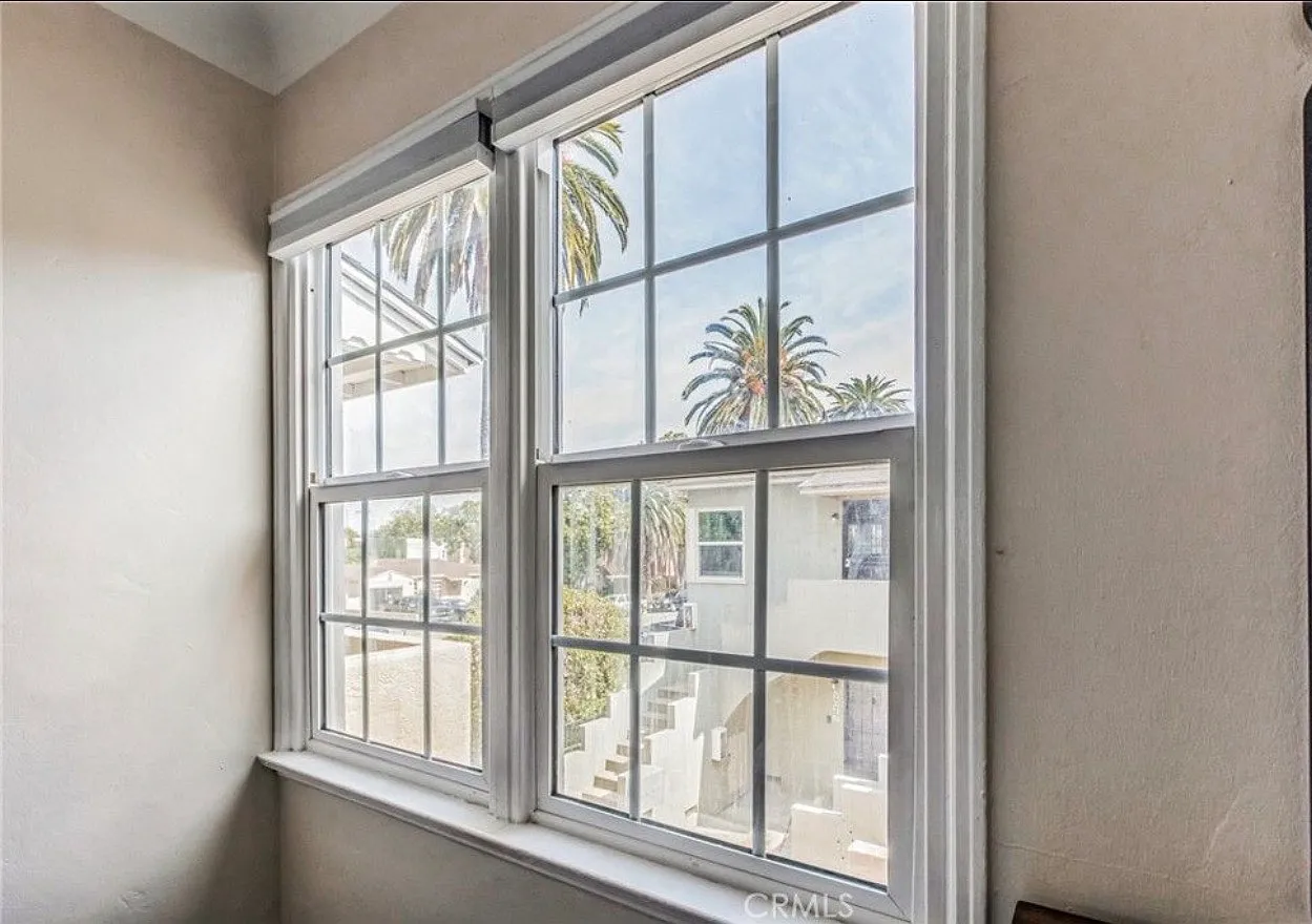 2 bed, 500 sqft, $1,900 — Photo 1