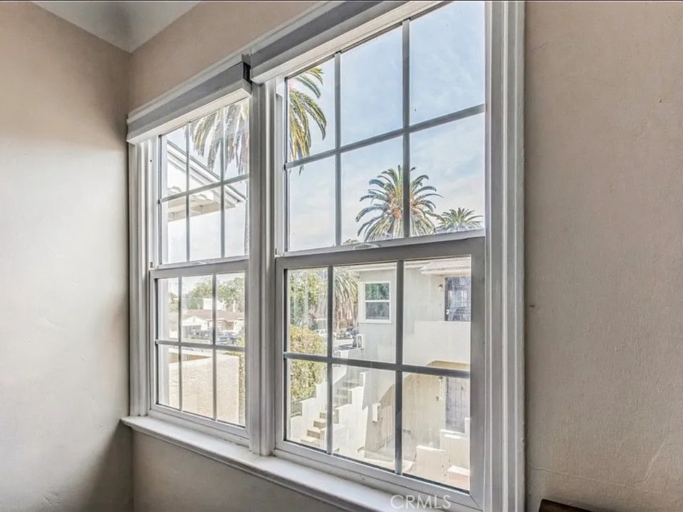 2541 Magnolia Ave