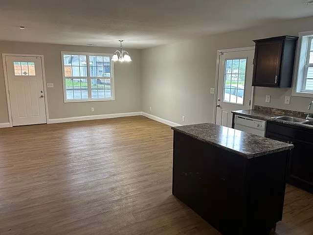 740 Washington St — Photo 16