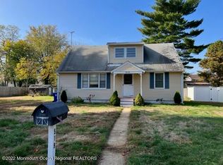 519 Center Ave, Middletown, NJ 07748