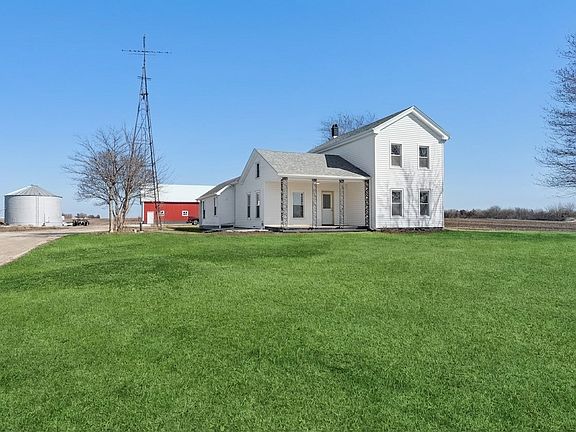 2nd image of 3292 E 24th Rd