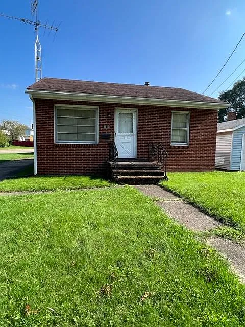 1713 Main Ave W photo 1