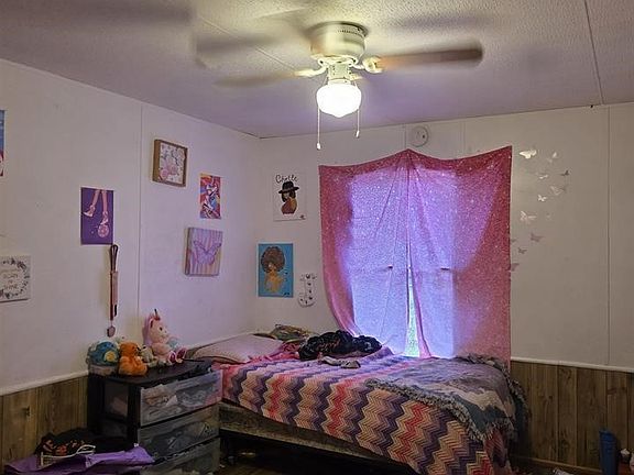 3rd image of 300 Walnut St
