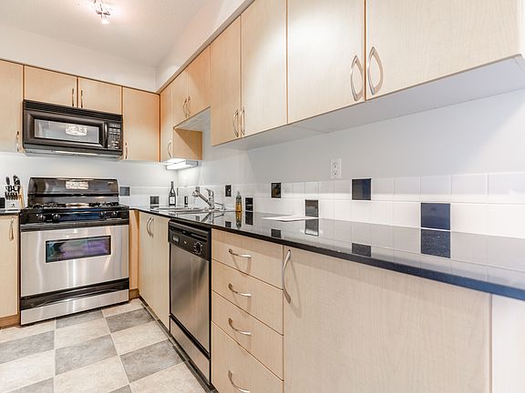2nd image of 63 Keefer Pl #1007