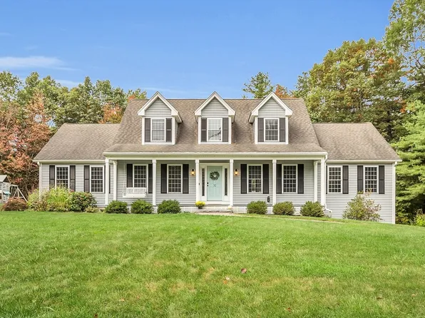 32 Evelyn Pl, Lancaster, MA 01523