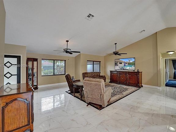 4th image of 3187 Beechberry Cir