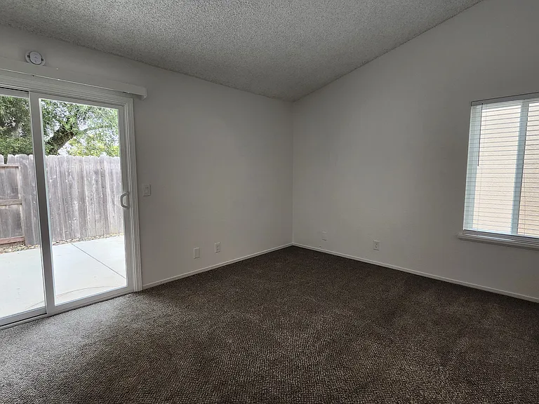 1025 Rock Rose Ln — Photo 8