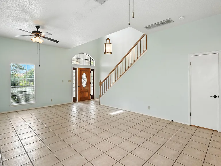 19415 Encino Smt — Photo 5