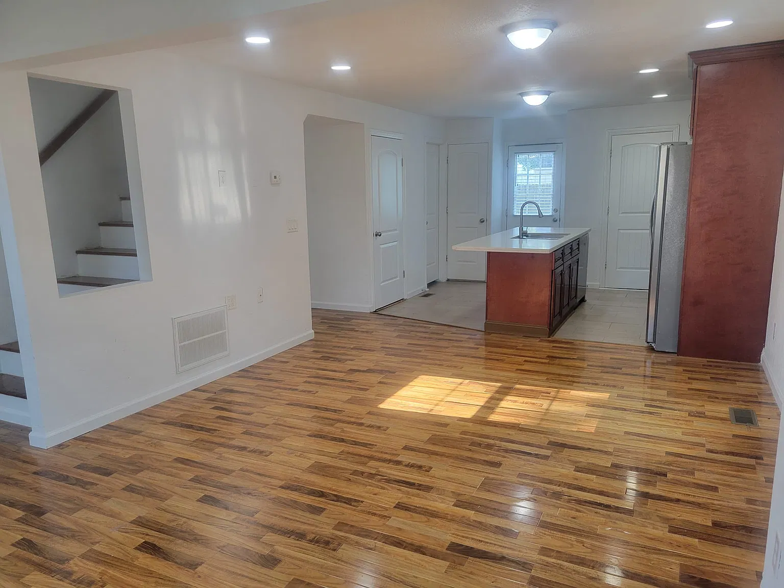 4 bed, 1514 sqft, $2,400 — Photo 4