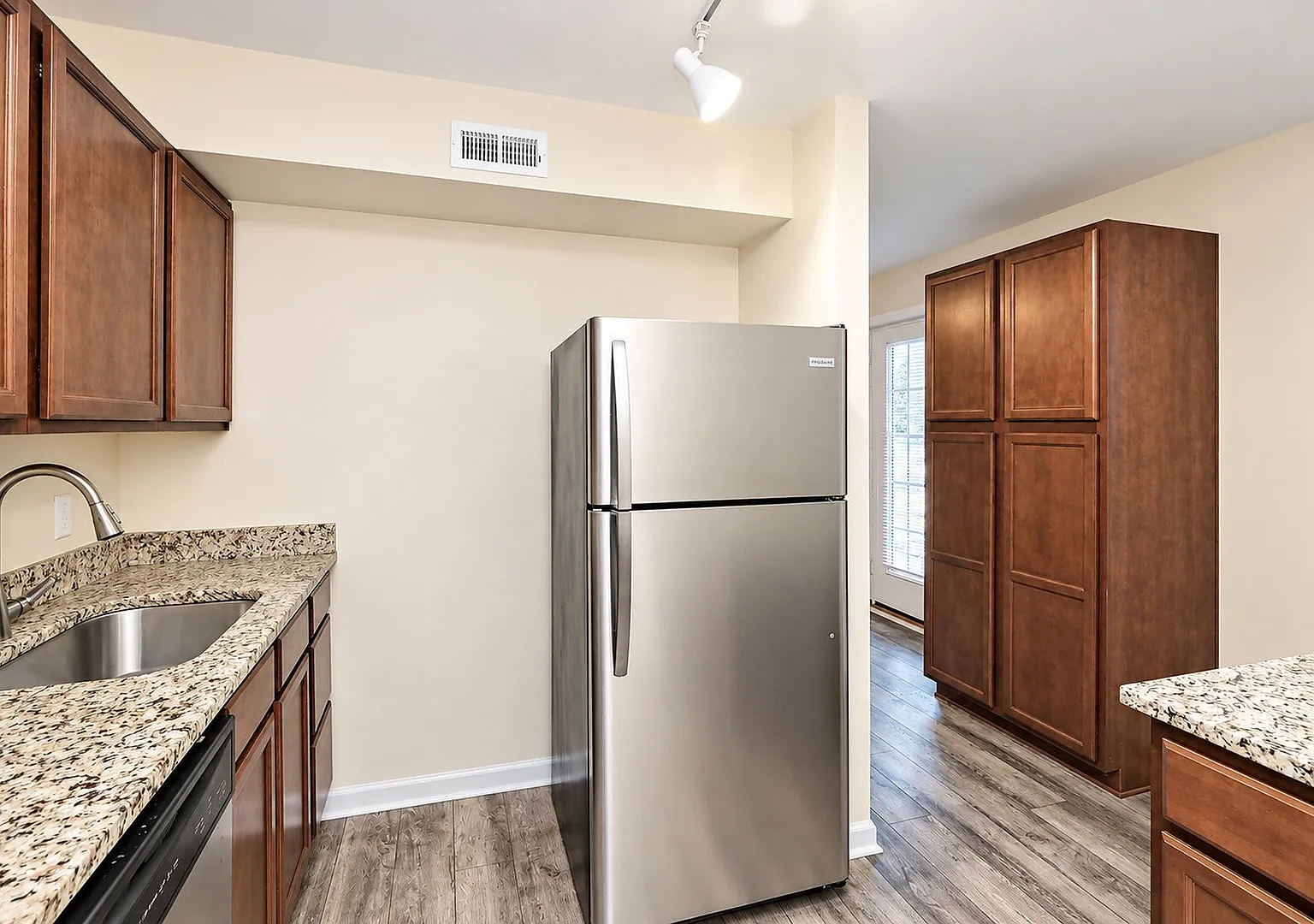 Move-in Ready Villas at Southern Ridge Apartment — Photo 2