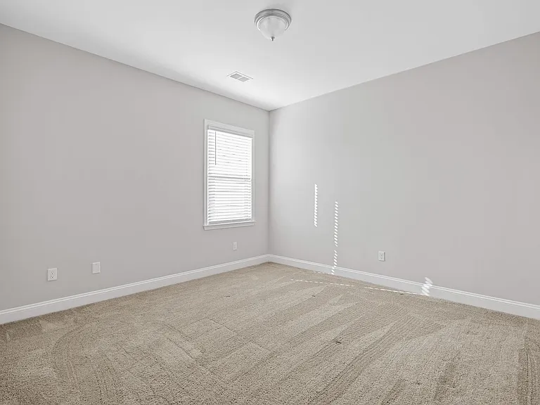 4 Tatum Ln — Photo 31