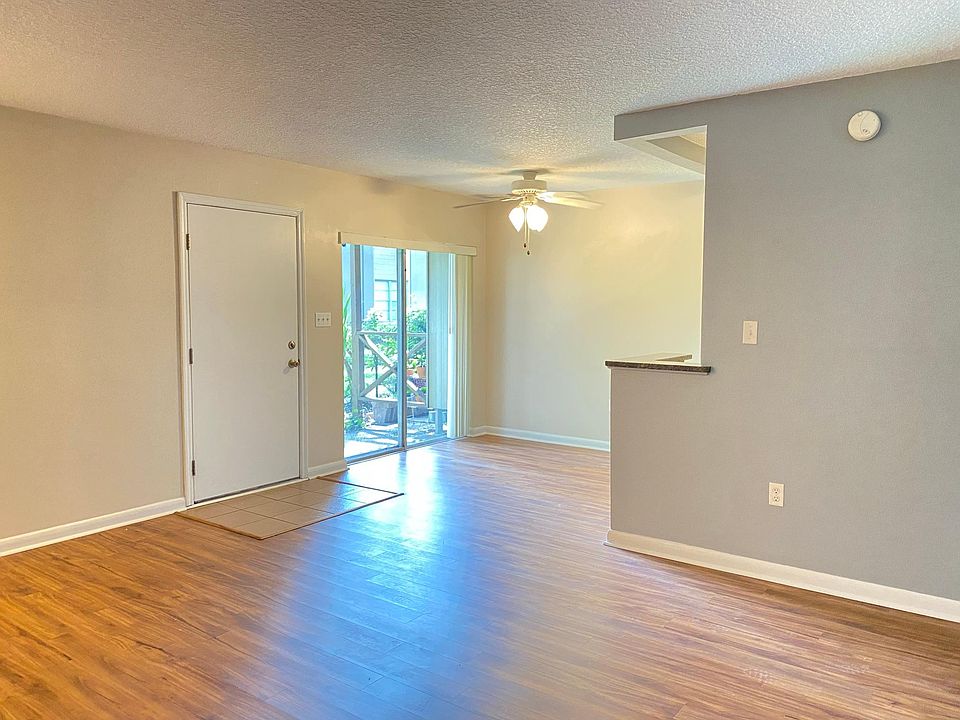 1st image of 124 W America St APT 15