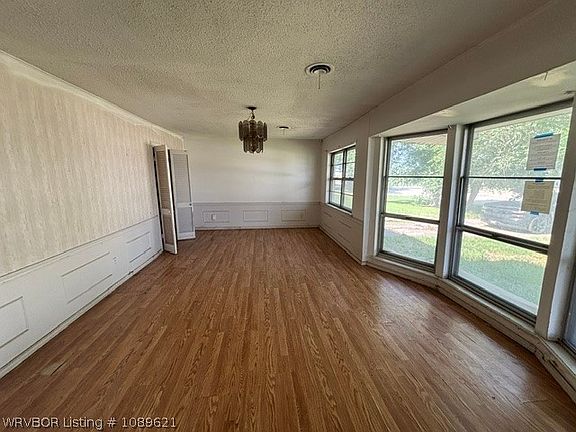 5th image of 7222 Jenny Lind Rd