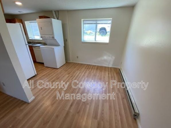 704 Ferris Ct, Rawlins, WY