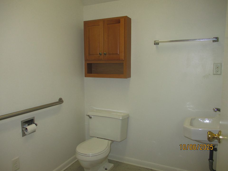 417 S Magnolia Apt A - Photo 5_10062025