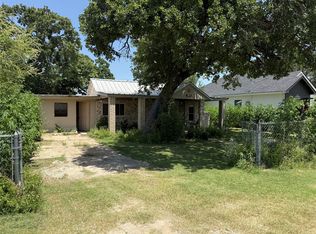 2803 Avenue C, Brownwood, TX 76801
