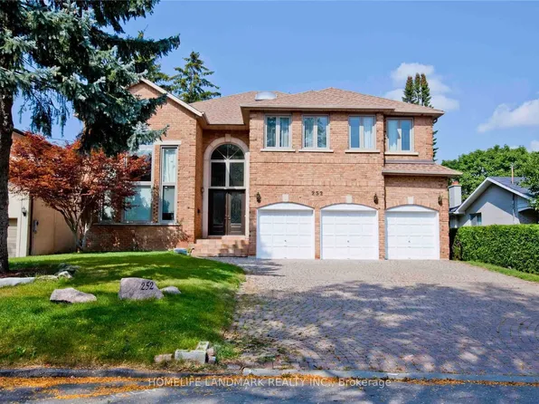 252 Dunview Ave, Toronto, ON M2N 4J2