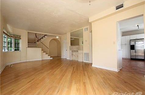 1st image of 1601 Lenox Ave APT 1