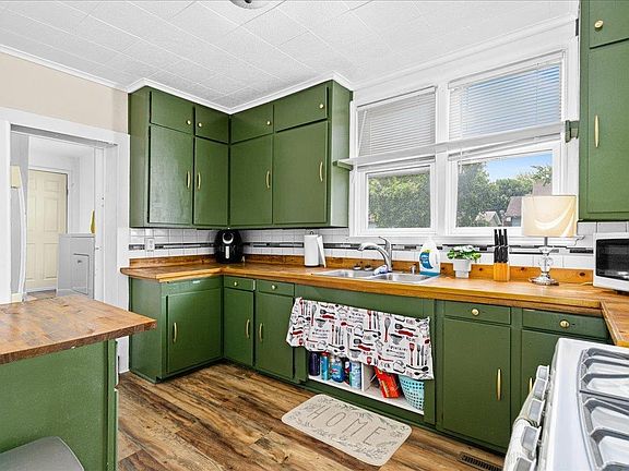 5th image of 1628 Oakes Ave