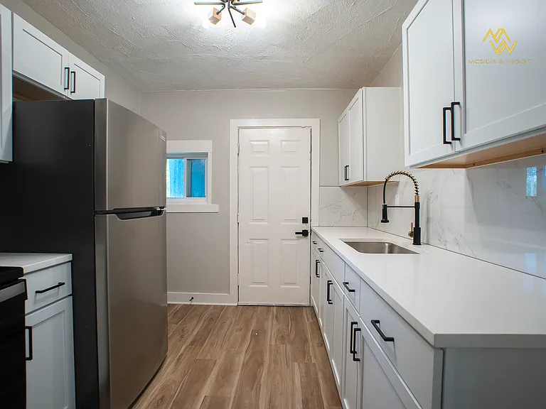 4444 Agnes Ave — Photo 13