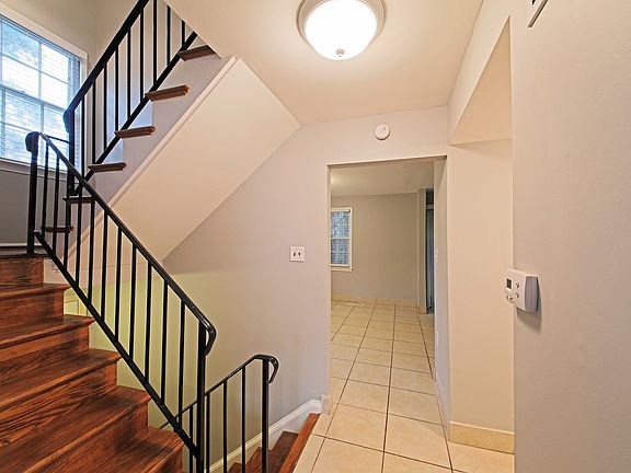 5th image of 3334 Webley Ct