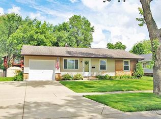 1095 Hickory Ln, Elk Grove Village, IL 60007