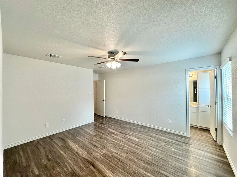 1708 Clovis Dr — Photo 43