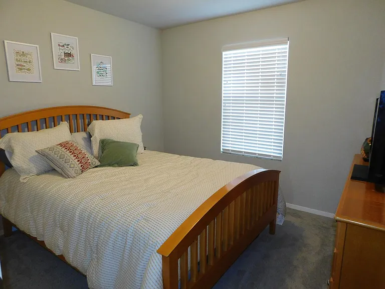 Second bedroom - space for a queen!