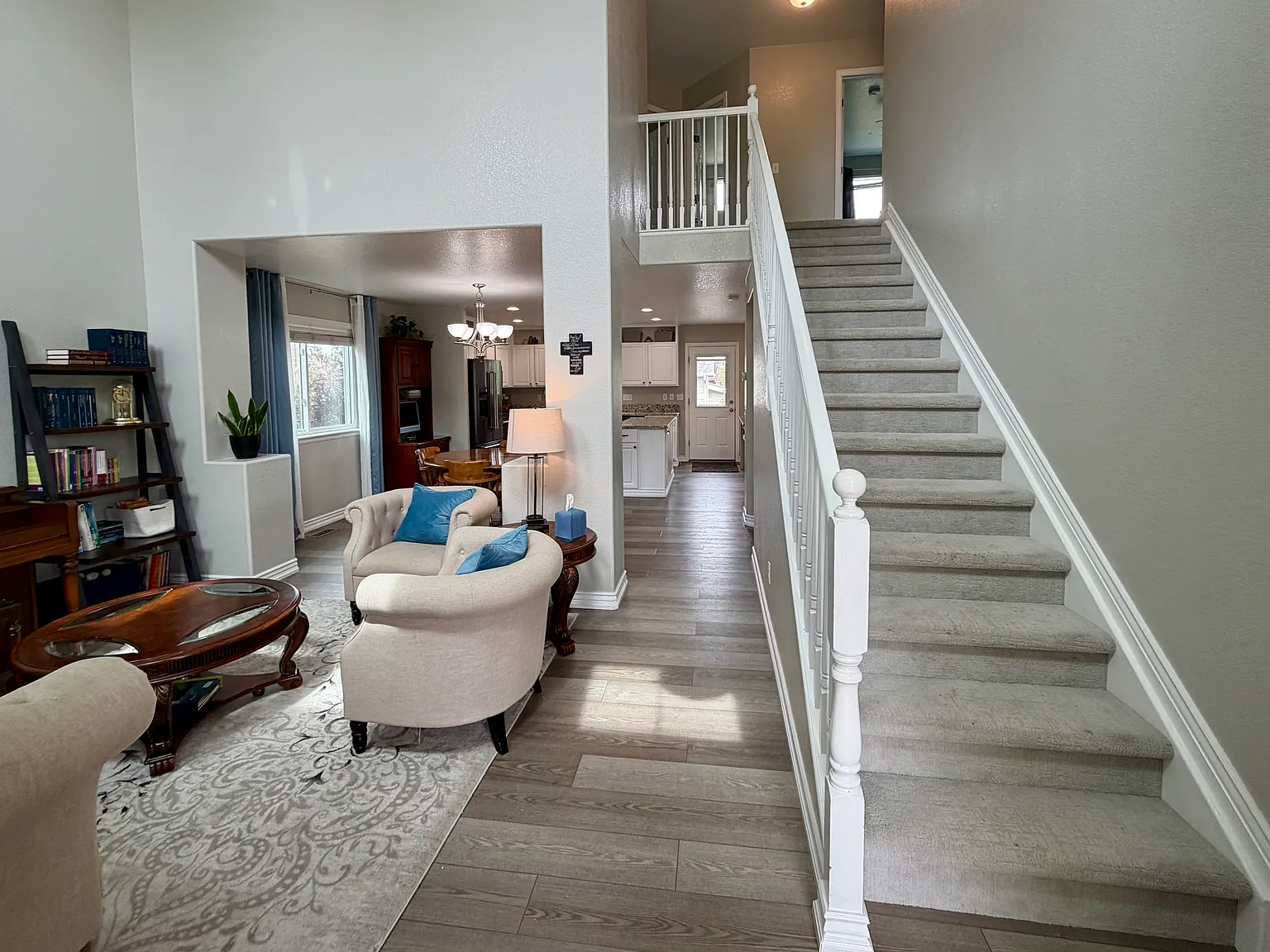 4 bed, 3.5 bath, 2687 sqft, $3,300 — Photo 2