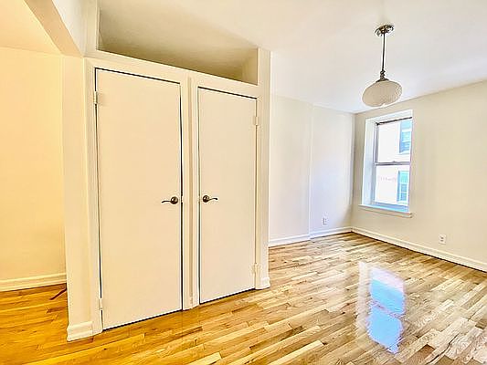 5th image of 448 W 55th St #C1