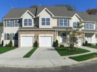 5 Wayne Ct, Blackwood, NJ 08012