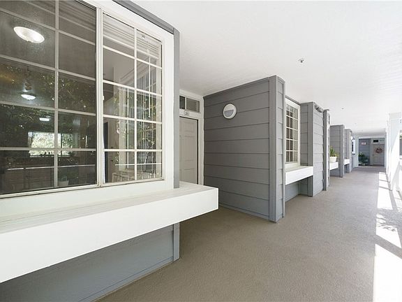 4th image of 20301 Bluffside Cir APT 211