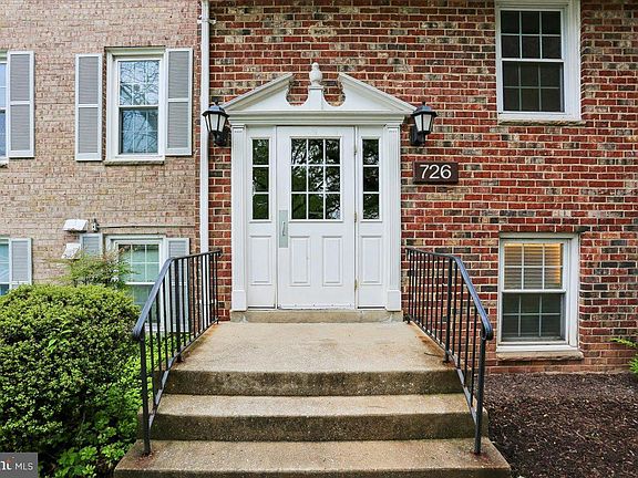 3rd image of 726 Quince Orchard Blvd #726-10